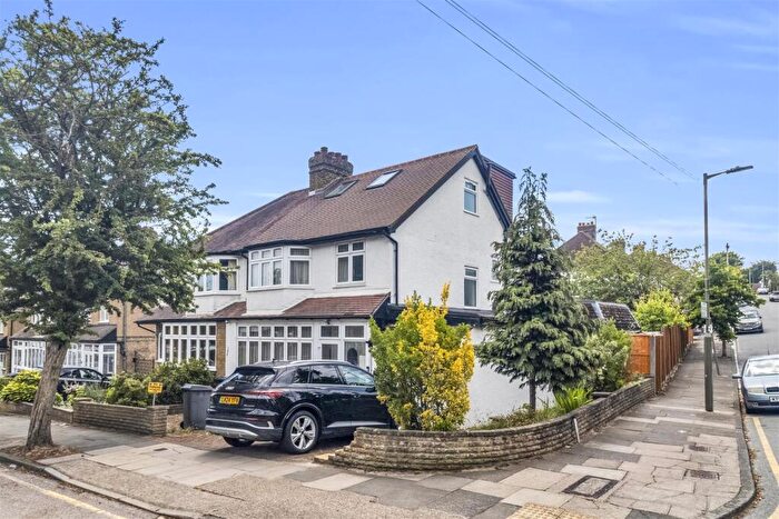 4 Bedroom Semi-Detached House For Sale In Vale Drive, High Barnet, EN5