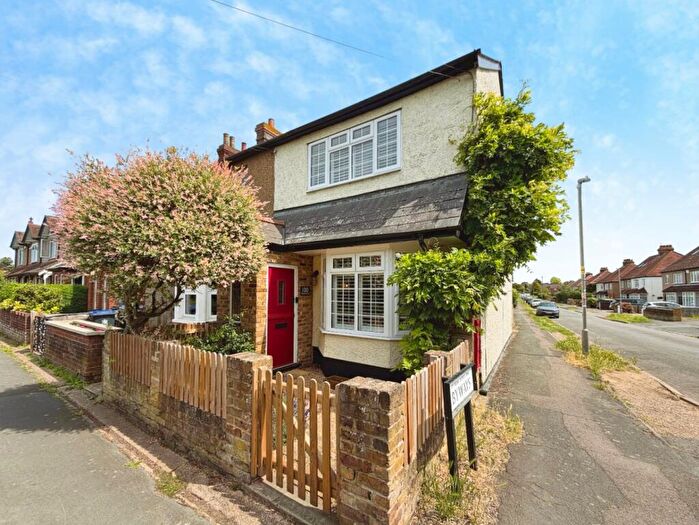 3 Bedroom Semi-Detached House For Sale In Hitcham Road, Burnham, Buckinghamshire, SL1