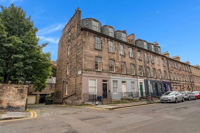 2 Bedroom Flat To Rent In Cumberland Street, New Town, Edinburgh, EH3