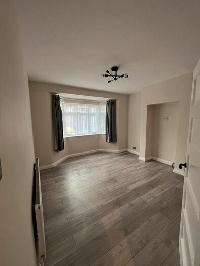1 Bedroom Flat To Rent In Gloucester Close, London, NW10