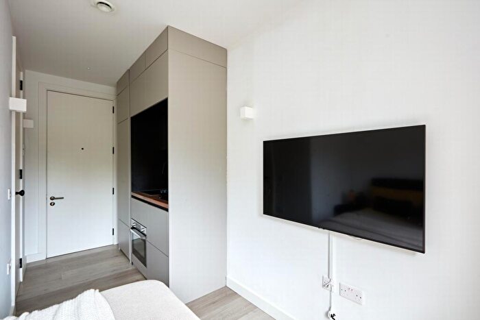 Studio To Rent In Woolwich Road, London, SE7