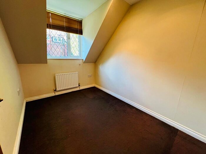 2 Bedroom House To Rent In Blackwater Road, Eastbourne, BN21