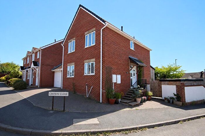 4 Bedroom Link Detached House For Sale In Crown Close, Chippenham, SN15