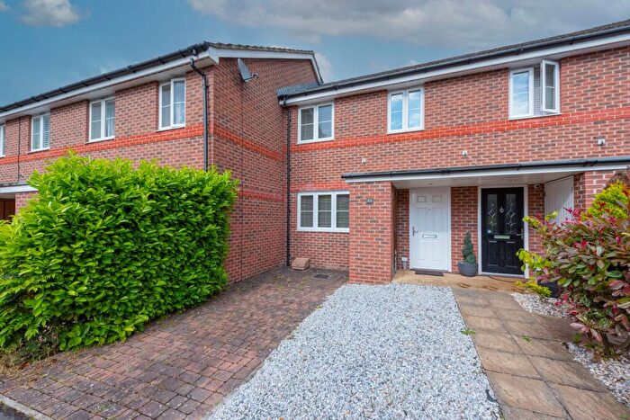 3 Bedroom Terraced House To Rent In Woodvale Road, Farnborough, GU14