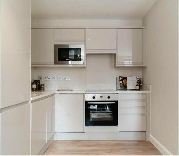 3 Bedroom Terraced House To Rent In Beechwood View, Leeds, West Yorkshire, LS4
