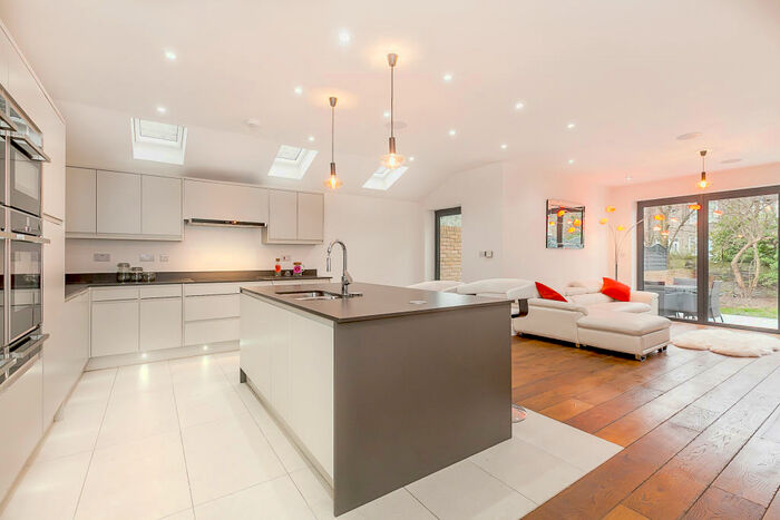 5 Bedroom House To Rent In Furness Road, Kensal Green, NW10