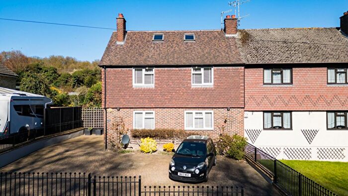 4 Bedroom Semi Detached House For Sale In London Road, Farningham, Dartford, DA4