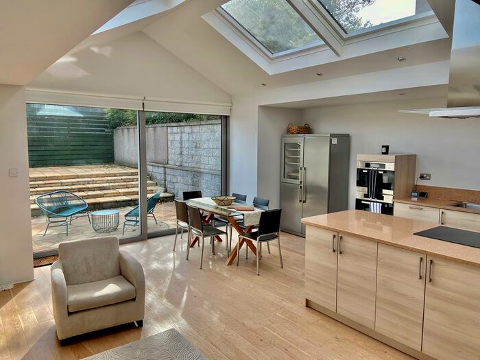 3 Bedroom Terraced House To Rent In Rubislaw Den South, Aberdeen, AB15