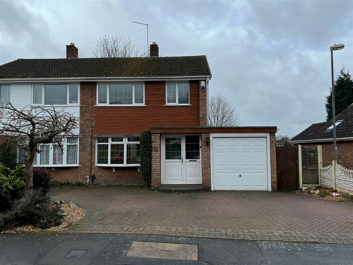 3 Bedroom Semi-Detached House To Rent In Argyle Road, Walsall, WS4