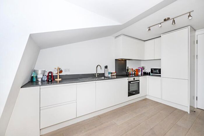 2 Bedroom Apartment To Rent In Camden High Street, Camden, NW1