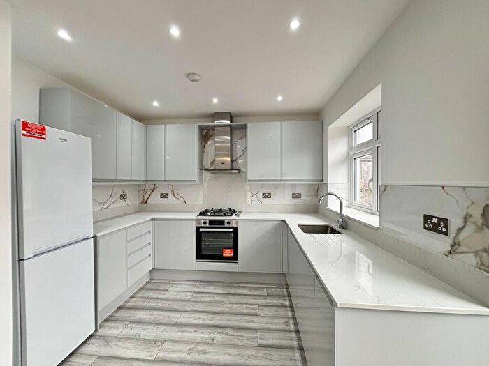 5 Bedroom Terraced House To Rent In Charlton Road, Harrow, HA3