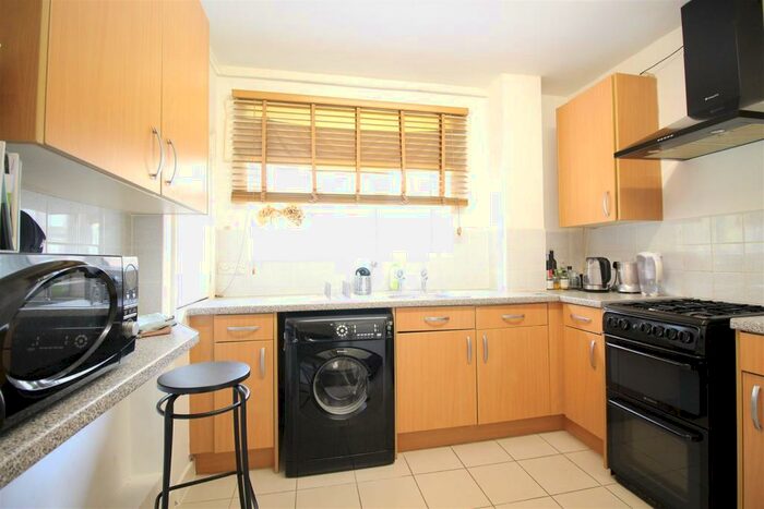 1 Bedroom Flat To Rent In Hay Street, London, E2