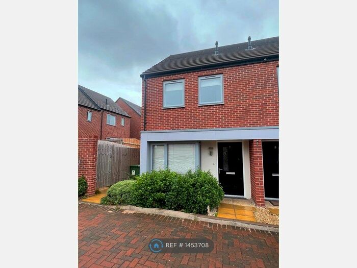 2 Bedroom Semi-Detached House To Rent In Hatfield Drive, Bilston, WV14