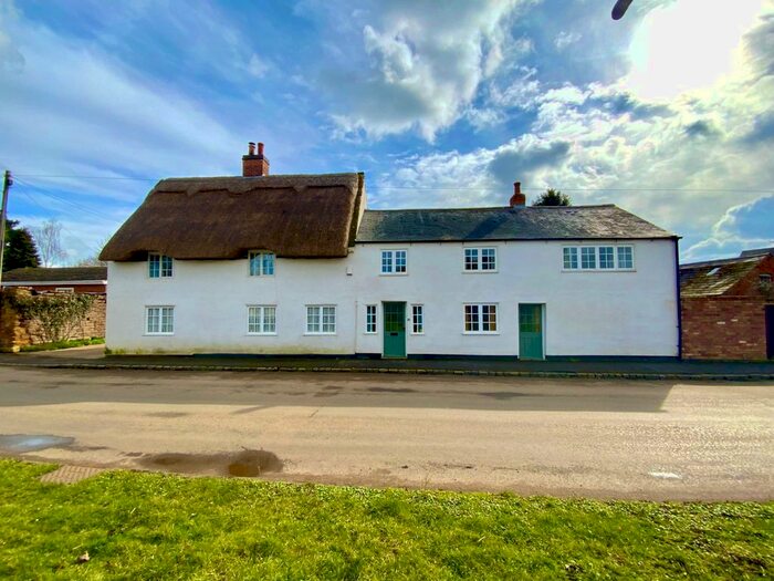 4 Bedroom Detached House For Sale In West End, Welford, NN6