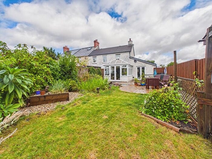 3 Bedroom End Of Terrace House For Sale In Oak Lane, Whitstone, EX22