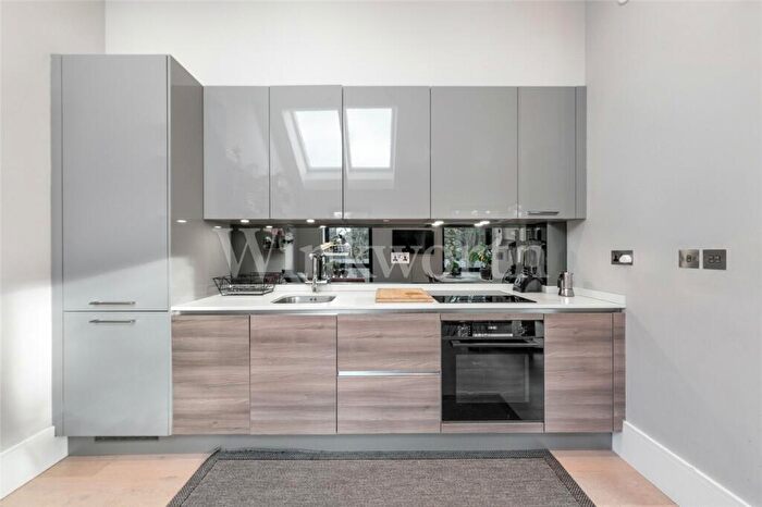 1 Bedroom Apartment For Sale In Hodford Road, London, NW11