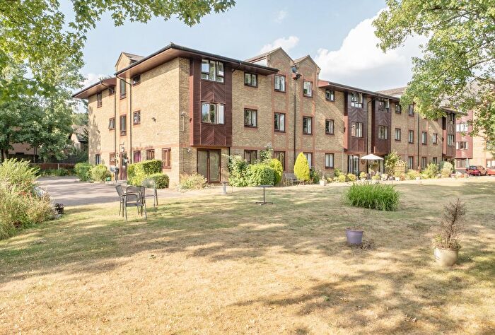 2 Bedroom Flat For Sale In Reigate Hill, Reigate, Surrey, RH2