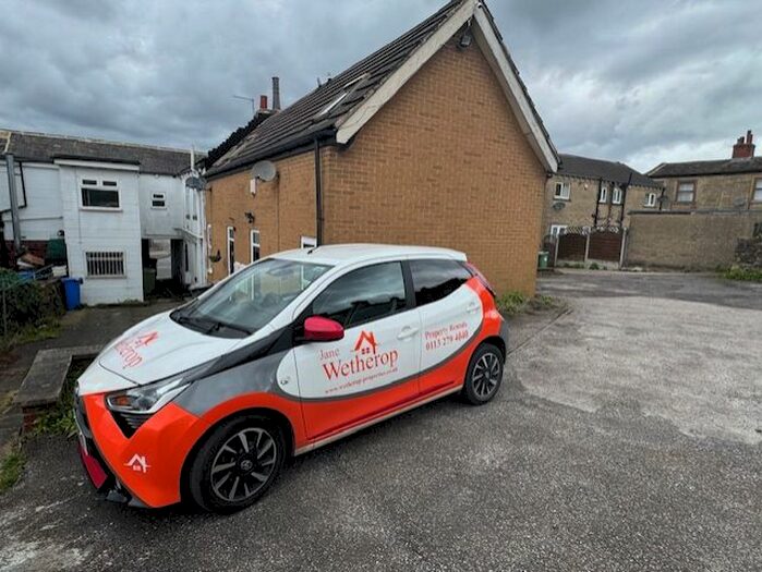 1 Bedroom Studio To Rent In Bradford Road, Birkenshaw, Bradford, BD11