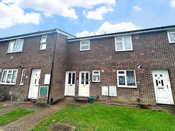 2 Bedroom Flat To Rent In Bletchmore Close, Harlington, Hayes, Greater London, UB3