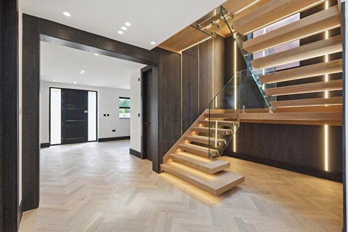 5 Bedroom Detached House For Sale In Pipers Green Lane, HA8