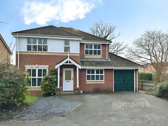 4 Bedroom Detached House To Rent In Richmond Close, Farnborough, Hampshire, GU14