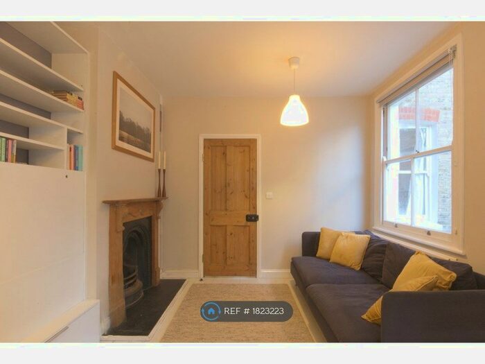 2 Bedroom Maisonette To Rent In Penwith Road, London, SW18