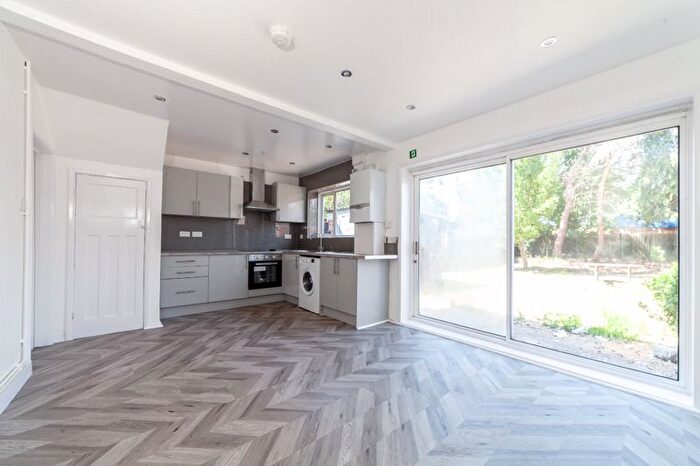 3 Bedroom Property To Rent In Long Lane, Croydon, CR0