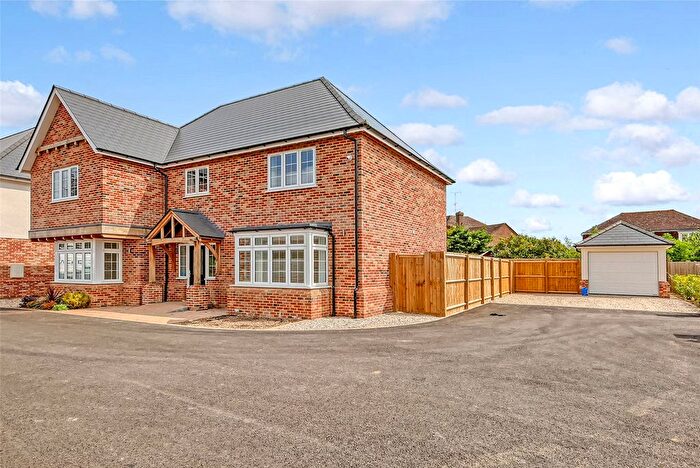 4 Bedroom Detached House For Sale In Mangapp Chase, Burnham-On-Crouch, Essex, CM0