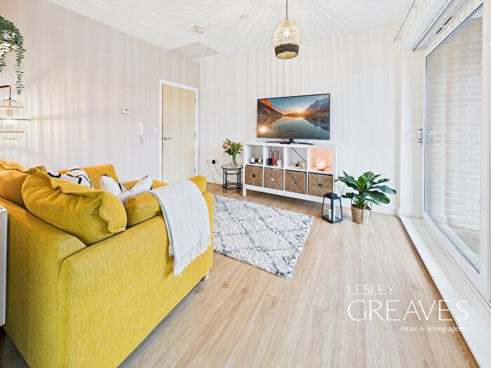 1 Bedroom Flat For Sale In Deane Road, Wilford, Nottingham, NG11