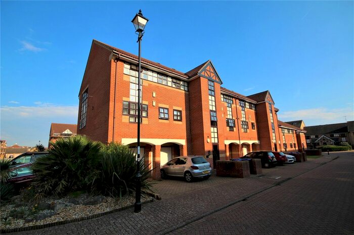 2 Bedroom Flat To Rent In Emerald Quay, Shoreham-By-Sea, West Sussex, BN43