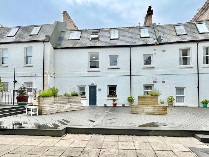 2 Bedroom Flat For Sale In Bishops Place, Paignton, TQ3