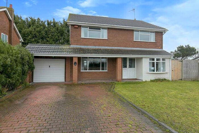 5 Bedroom Detached House For Sale In Yew Tree Close, Thornton-le-Moors, Chester, Cheshire, CH2