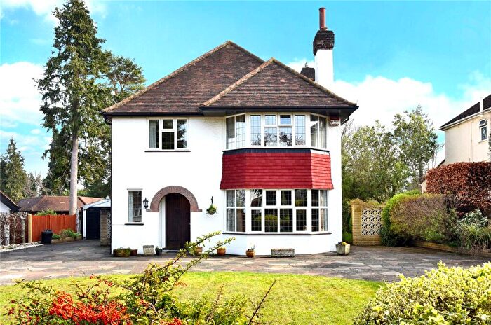 4 Bedroom Detached House For Sale In Southway, Carshalton, SM5
