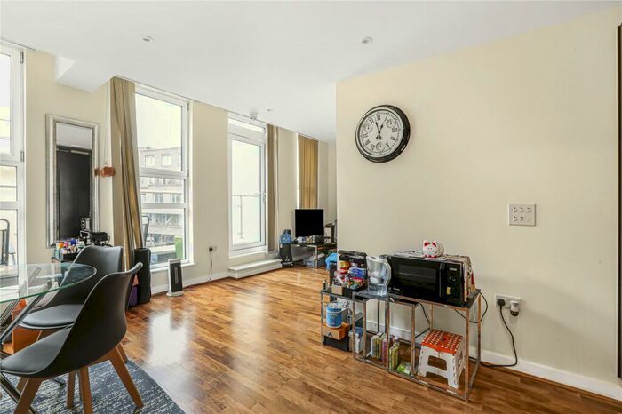 1 Bedroom Apartment To Rent In Lamb's Passage, London, EC1Y