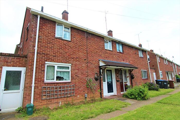 3 Bedroom Semi-Detached House To Rent In Roe Green Lane, Hatfield, AL10