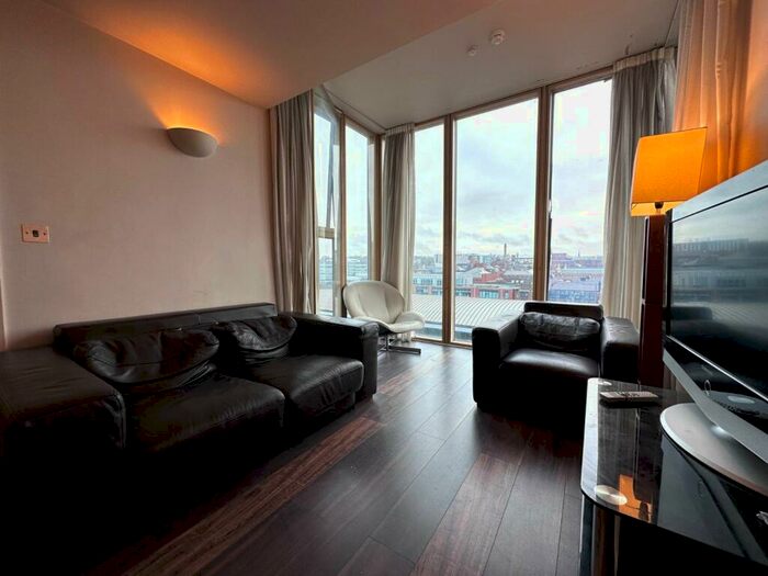 2 Bedroom Flat To Rent In West Point, Wellington Street, Leeds, West Yorkshire, LS1