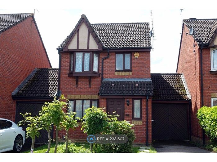3 Bedroom Semi-Detached House To Rent In Regent Close, Lower Earley, Reading, RG6