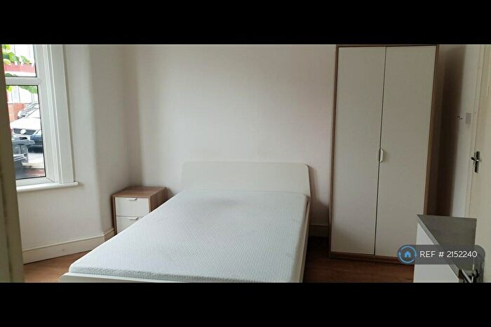 Studio To Rent In Room, Ilford, IG1
