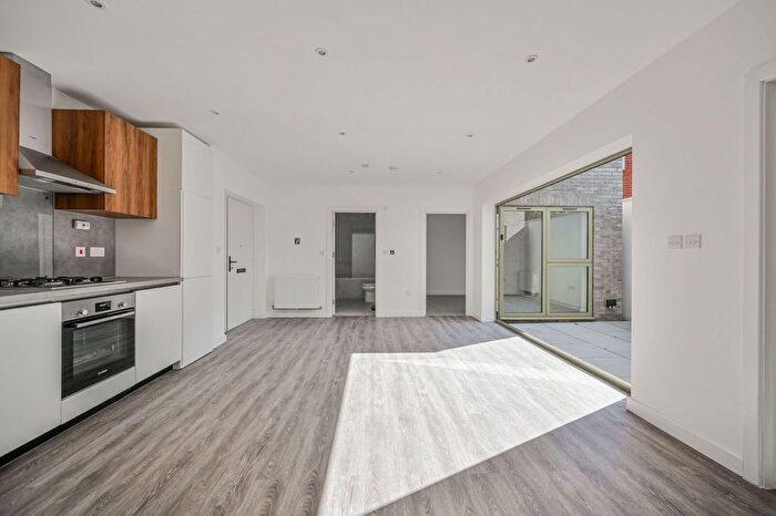1 Bedroom Terraced House To Rent In Brook Mews, Palmers Green, Southgate, N13