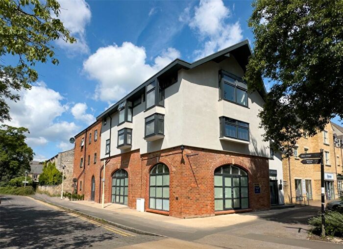 2 Bedroom Apartment To Rent In Mill Walk, Witney, Oxfordshire, OX28