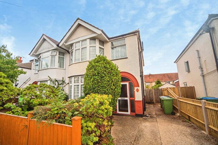 3 Bedroom Semi-Detached House For Sale In Lansdowne Road, Regents Park, Southampton, Hampshire, SO15