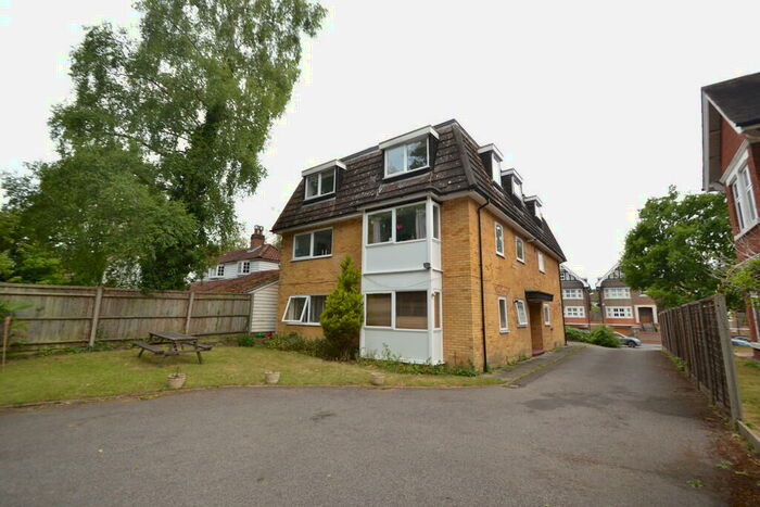 1 Bedroom Apartment To Rent In Thames Ditton, KT7