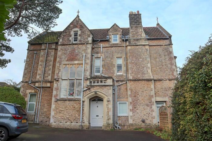 2 Bedroom Flat To Rent In Cambridge Road, Clevedon, BS21