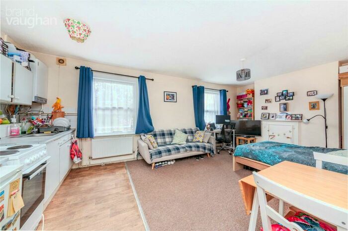 Flat To Rent In Hova Villas, Hove, East Sussex, BN3