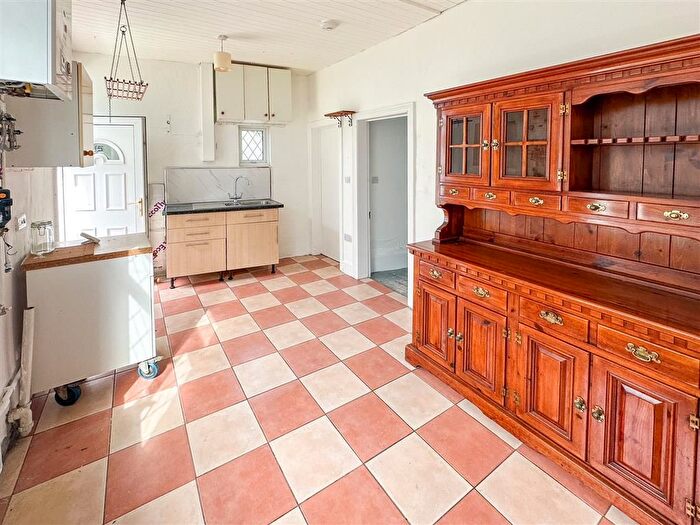 2 Bedroom End Terrace House For Sale In Birkby Lodge Road, Huddersfield, HD2