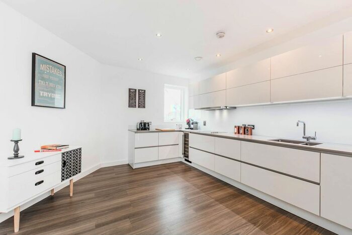 3 Bedroom Flat To Rent In Olympic Park Avenue, Stratford, London, E20