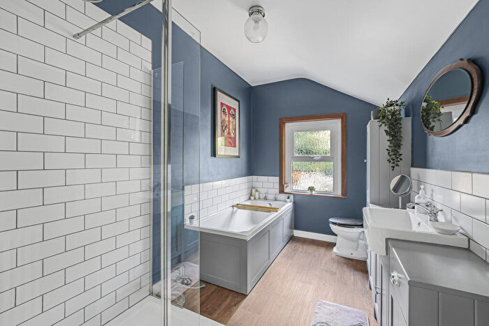 2 Bedroom Terraced House For Sale In Spring Vale South, Dartford, DA1