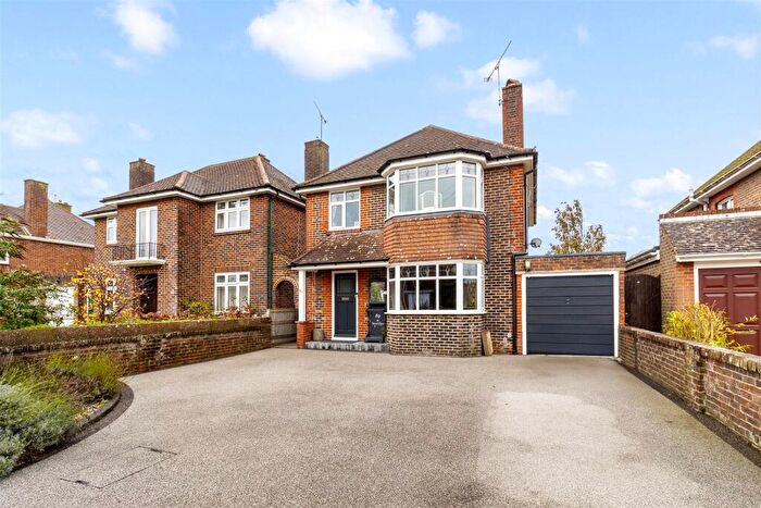 3 Bedroom Detached House For Sale In St. Marys Close, Littlehampton, BN17