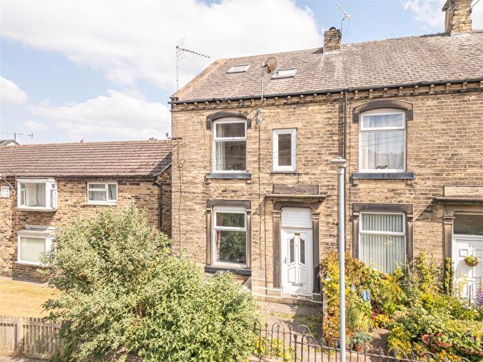 1 Bedroom Flat For Sale In Bridge End, Brighouse, HD6