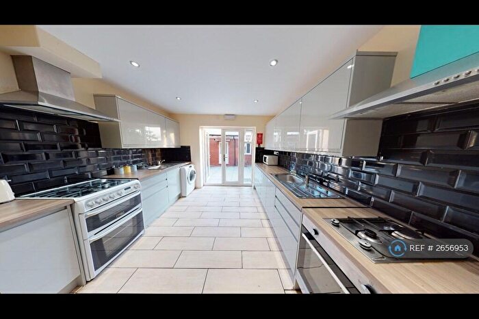 7 Bedroom Semi-Detached House To Rent In Charter Avenue, Coventry, CV4
